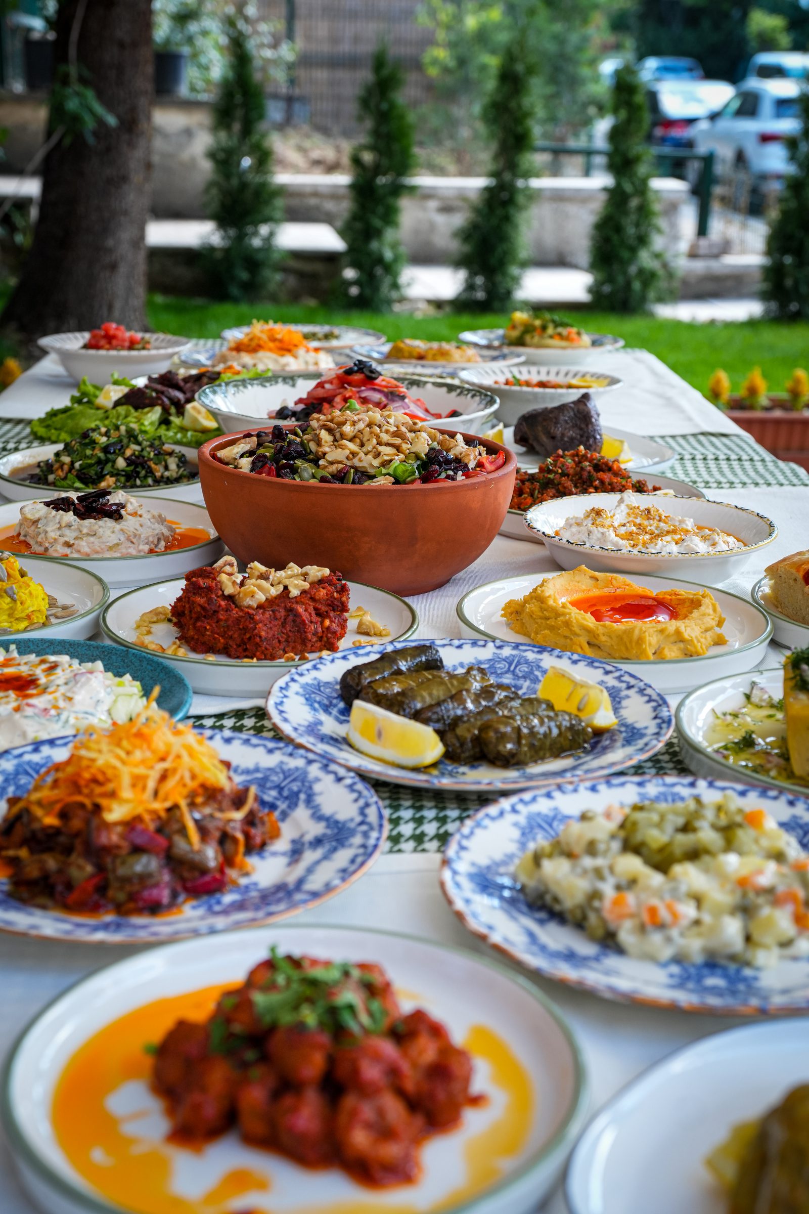 Mezeyesek meze sunumu