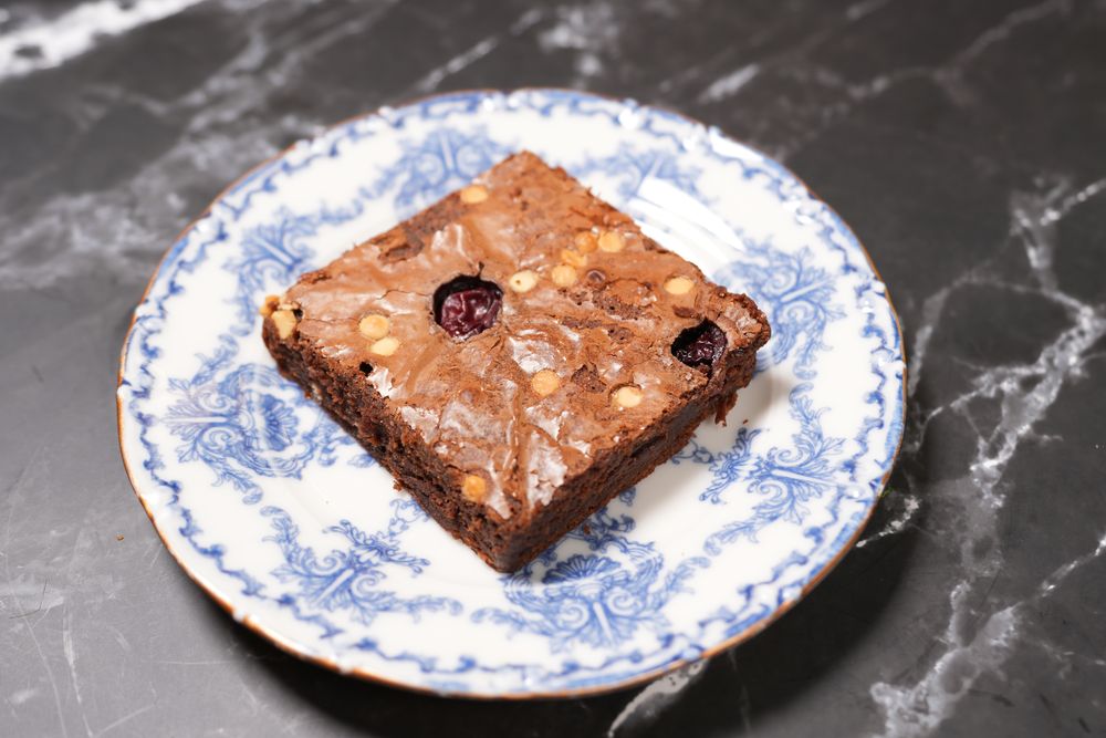Vişneli Beyaz Çikolatalı Brownie